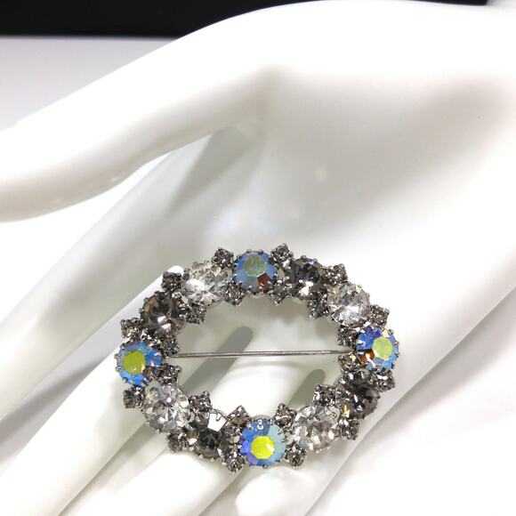 Karu Arke Aurora Borealis Brooch, Clear AB Black Diamond Rhinestones, 1950s - Picture 3 of 10